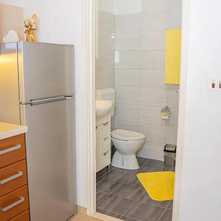 Eleonora Free Parking, Garden & 5 Min To Zadar