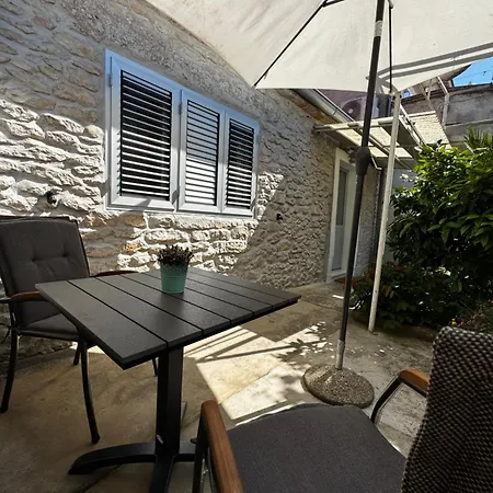 Eleonora Free Parking, Garden & 5 Min To Apartamento Zadar